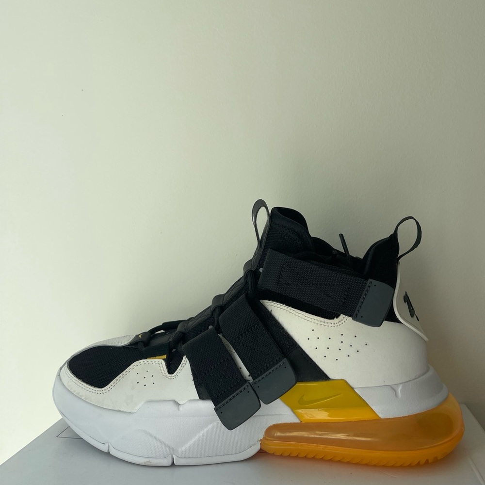 Nike Air Edge 270 ‘White Black Orange’